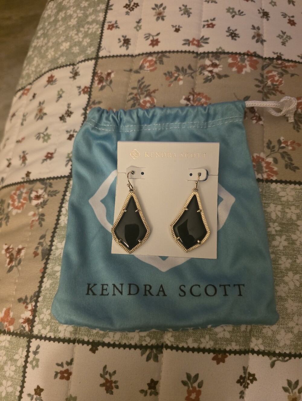 Kendra Scott Blank & Gold Earrings